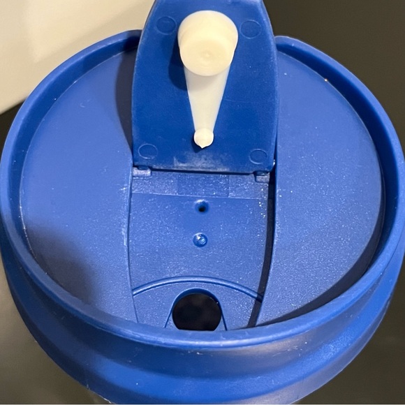 Lilly Pulitzer Travel Tumbler - Picture 5 of 8